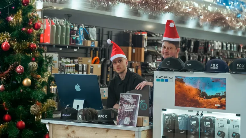 Christmas Delivery Deadlines & Opening Hours