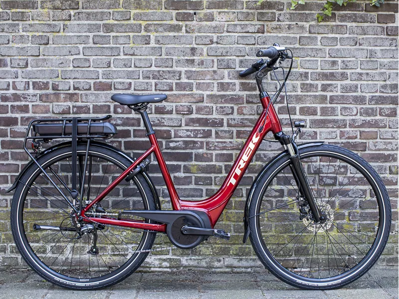 2021 Trek Verve+ 1 Lowstep 500Wh Electric Hybrid Bike in Red