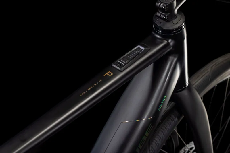 Cube Editor Hybrid Pro 400X Electric Hybrid Bike in Black and Spectral-2