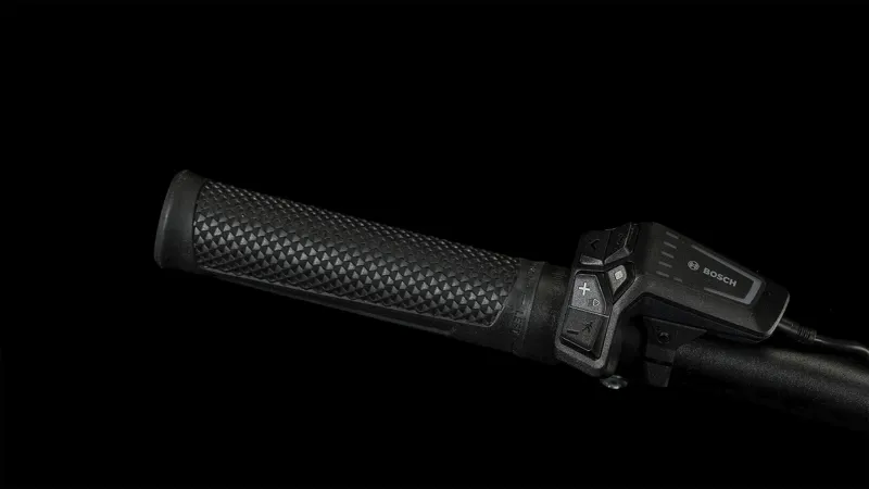 Cube Reaction Hybrid Pro 750 Electric Mountain Bike in Flashwhite and Black-2