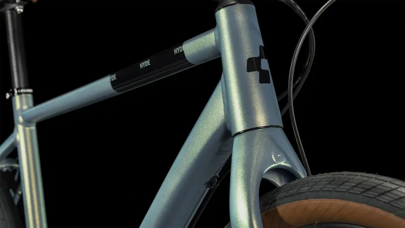 Cube Hyde Pro Urban Hybrid Bike in Metalgreen and Black-4