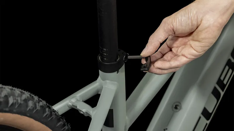 Cube Reaction Hybrid Performance 625Wh Electric Mountain Bike in Grey and Black-4