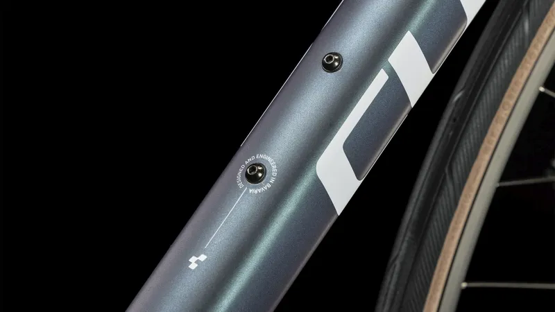 Cube Attain Road Bike in Deepblue and White-3