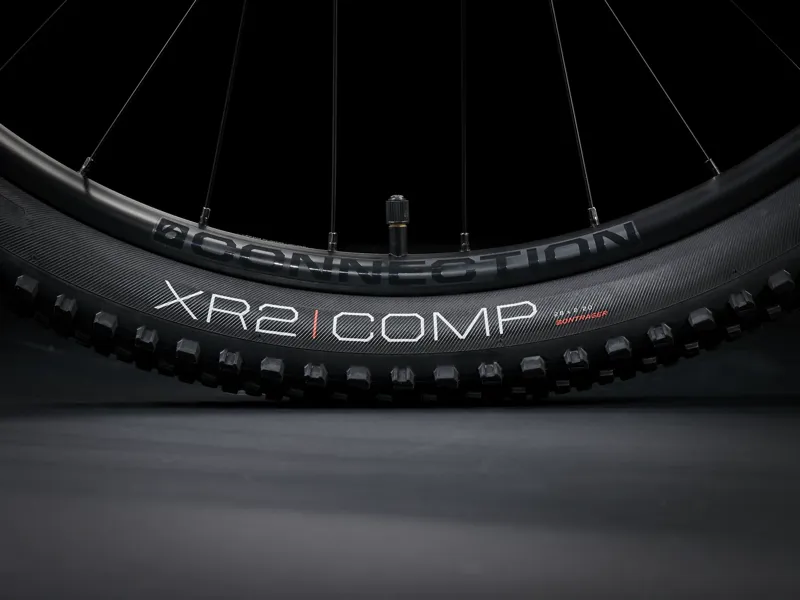 TREK Marlin 4 Gen 2 Hardtail Mountain Bike in Living Coral-4