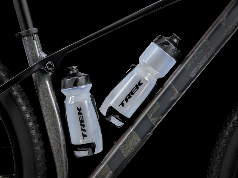 TREK Procaliber 9.5 XC Mountain Bike in Gloss Dark Prismatic and Matte Trek Black-10