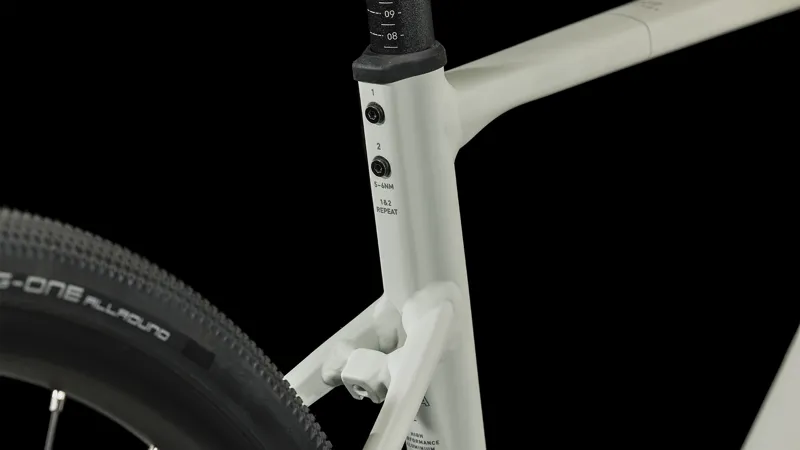 Cube Nuroad WS Women's Gravel Bike in Lightgrey and Rose-6