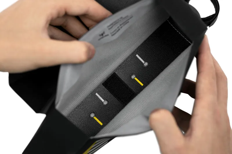 Apidura Racing Bolt-On Top Tube Pack 1L-3