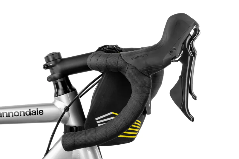 Apidura Racing Handlebar Pack 2L-6