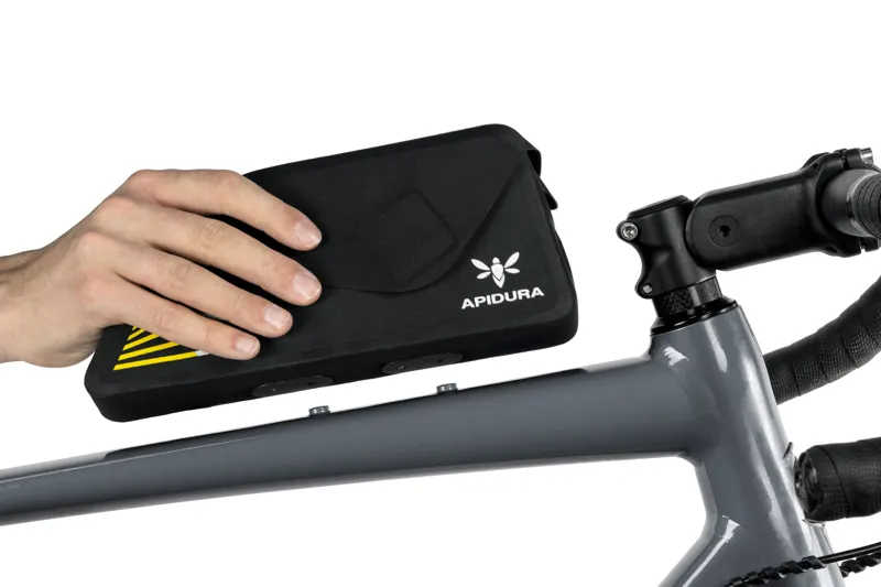 Apidura Racing Bolt-On Top Tube Pack 1L-6