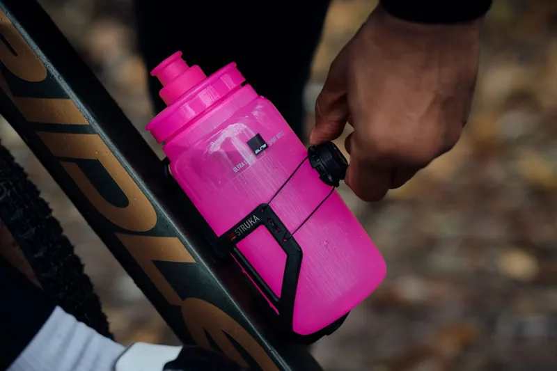 Elite Struka Microadjust Bottle Cage in Black-3