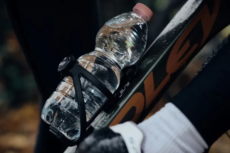 Elite Struka Microadjust Bottle Cage in Black-4