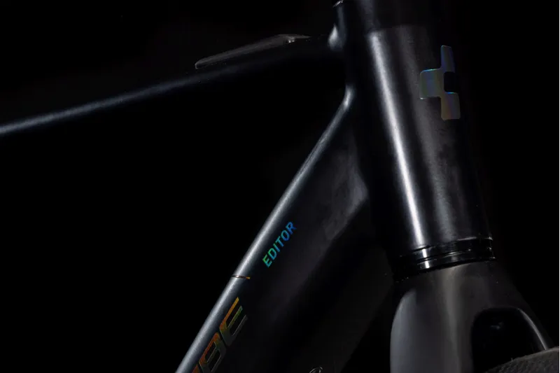 Cube Editor Hybrid Pro 400X Electric Hybrid Bike in Black and Spectral-5