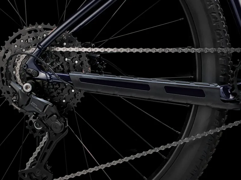 TREK Marlin 6 Gen 3 Hardtail Mountain Bike in Rage Red to Deep Dark Blue Fade-7