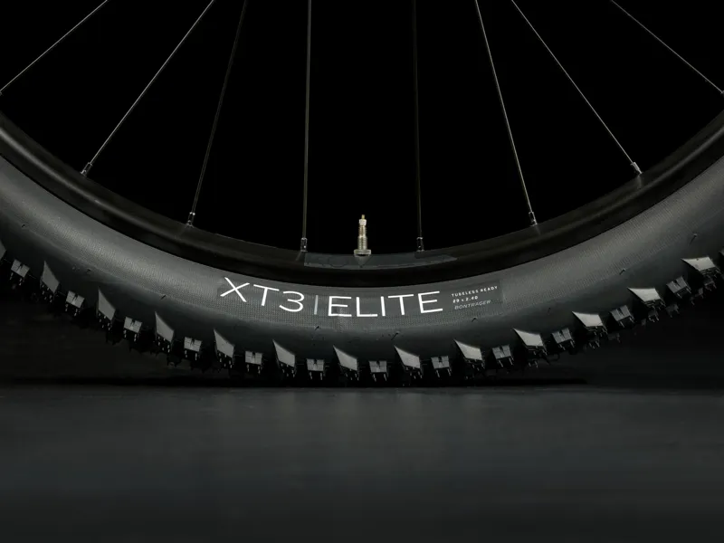 TREK Marlin 6 Gen 3 Hardtail Mountain Bike in Miami Green to Dark Aquatic Fade-4