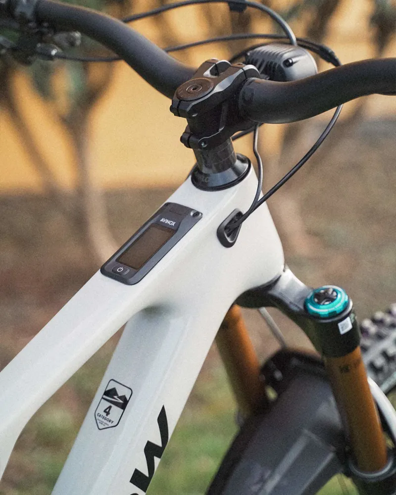 Amflow PX Carbon Pro top tube and display