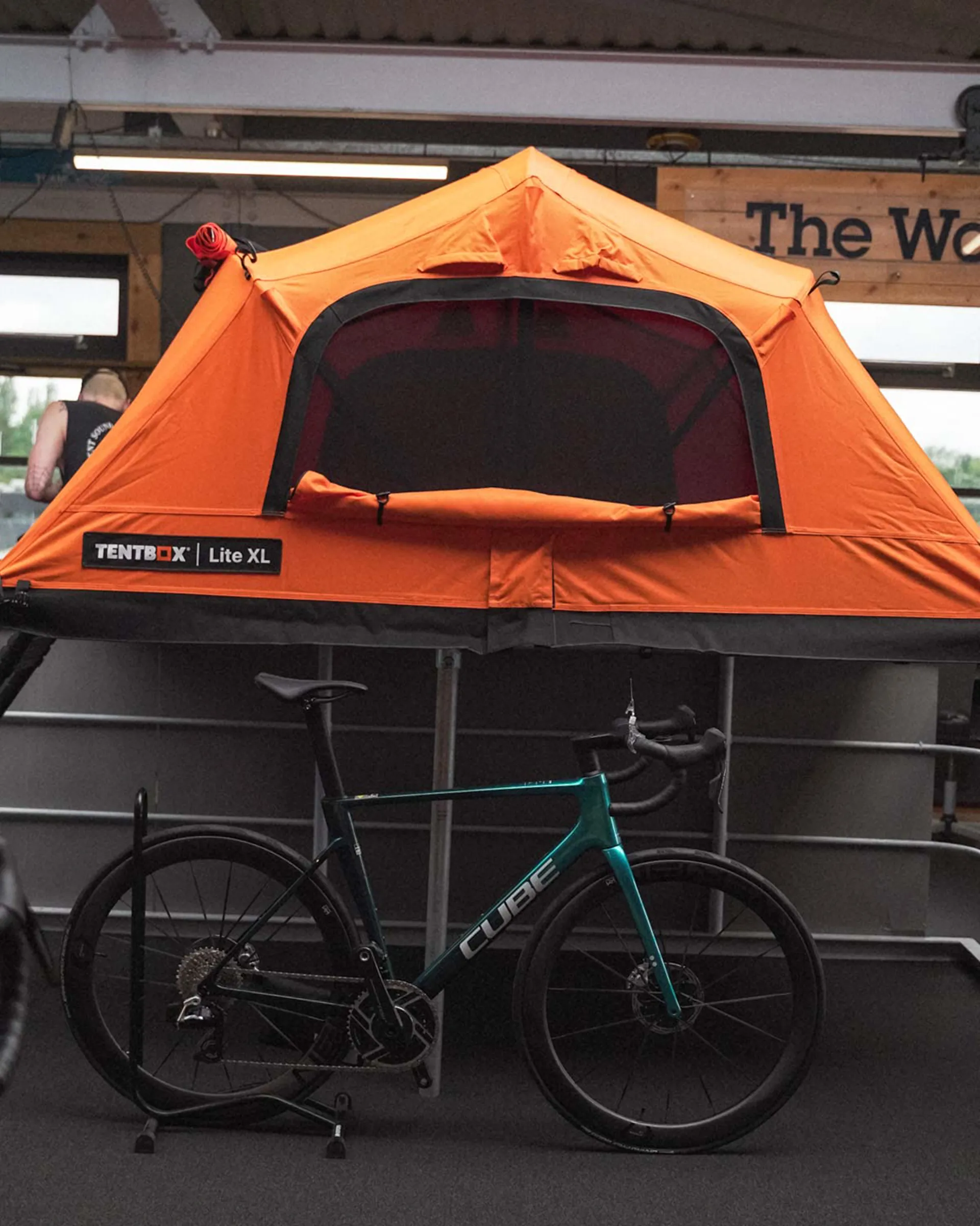 TentBox Lite XL at Team Cycles