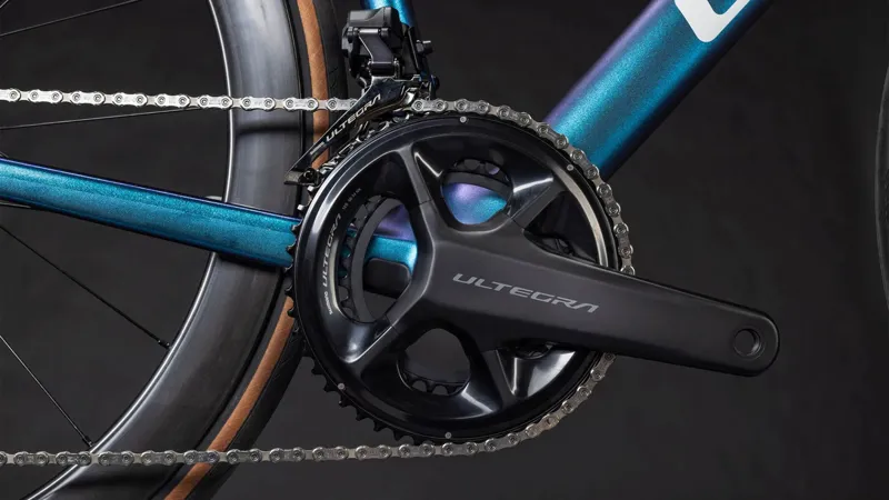 Cube Attain C:62 SLT Road Bike in Shiftmint and White-1