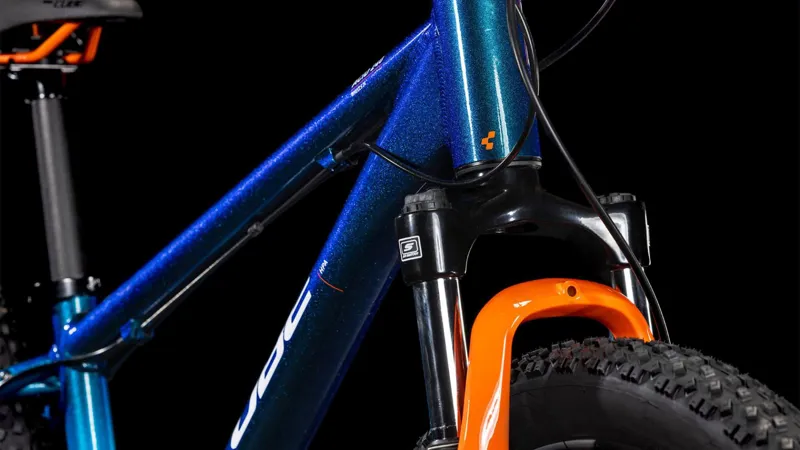 Cube Acid 240 Disc Kids Mountain Bike in Actionteam-1