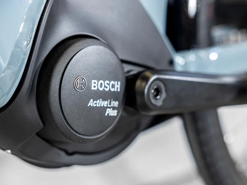 TREK District+ 3 400Wh Lowstep Electric Hybrid Bike in Battleship Blue-10