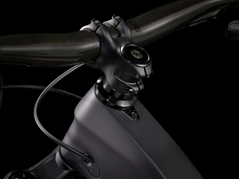 TREK Slash 9.8 GX AXS Full Suspension Mountain Bike in Matte Deep Smoke-10