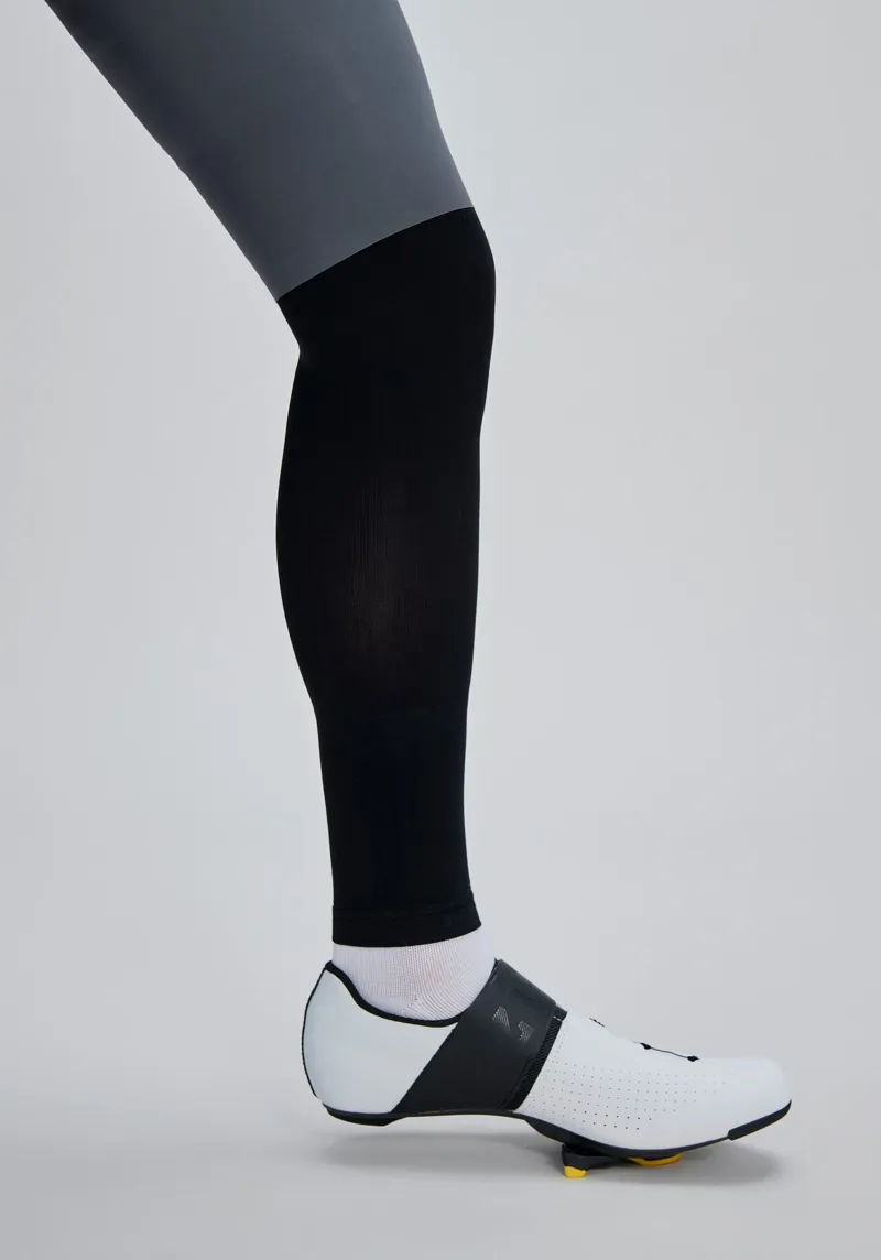 POC Cadence Leg Warmers in Uranium Black-3