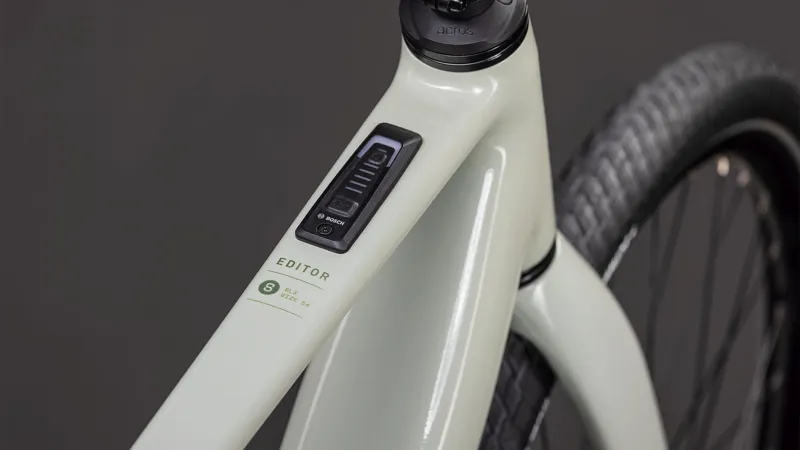 Cube Editor Hybrid SLX 400WH Electric Hybrid Bike in Reedbeige and Chrome-2