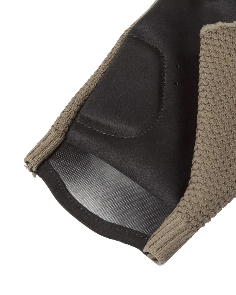 Pas Normal Studios Escapism Mitts in Earth-1