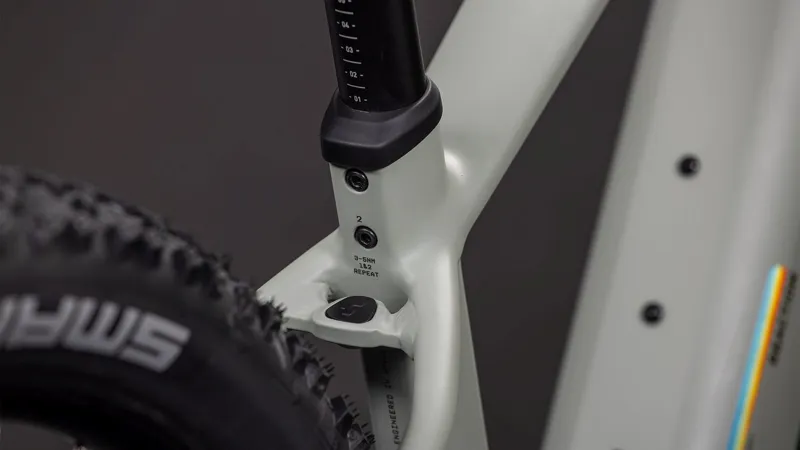 Cube Reaction Hybrid SLT 800Wh Electric Mountain Bike in Reedbeige an Sagebrushgrn-3