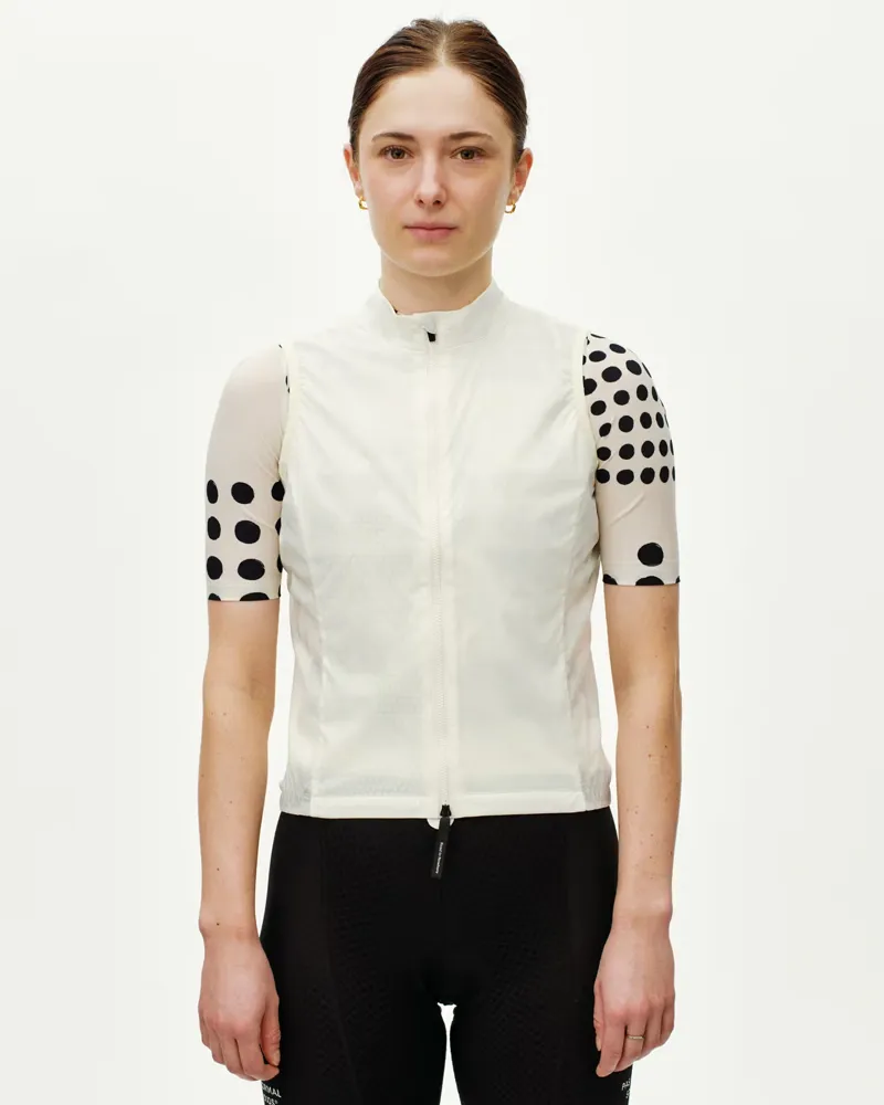 Women's Essential Insulated Gilet in Off White-4