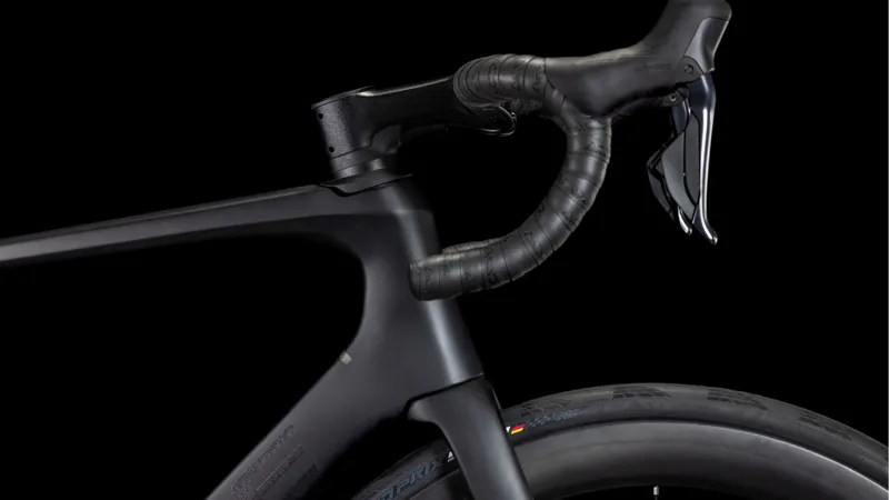Cube Agree C:62 Pro Road Bike in Blackline-1
