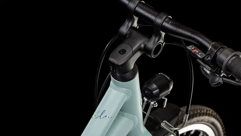 Cube Ella 200 Kids Hybrid Bike in Aloegreen and White-1