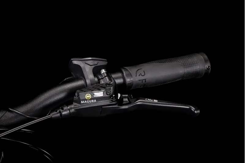 Cube Cargo Hybrid 500Wh Electric Cargo Bike in Blue and Lime-6