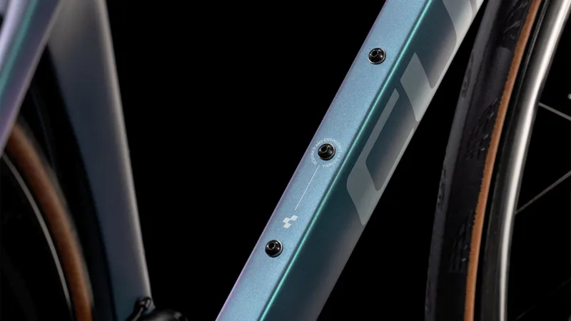 Cube Agree C:62 Pro Road Bike in Polarlight and Aquagreen