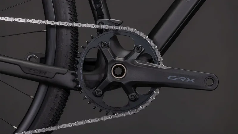 Cube Nuroad C:62 ONE Gravel Bike in Blackline-2