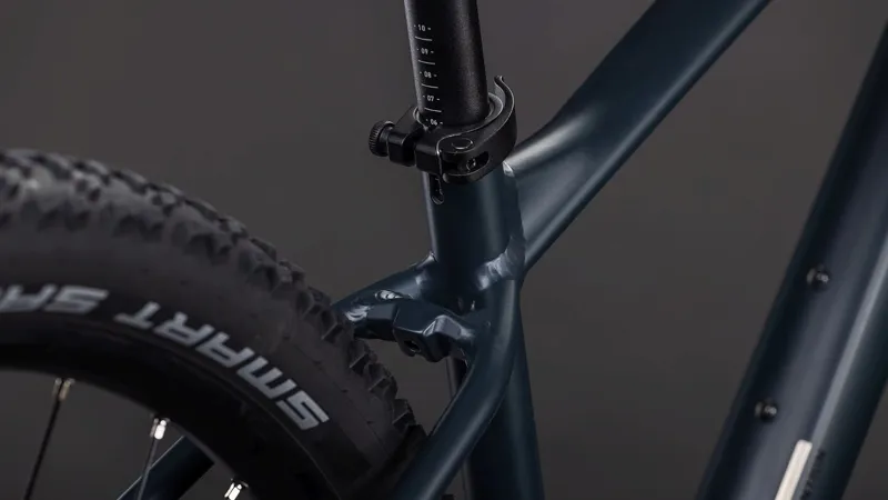 Cube Attention Pro Mountain Bike in Night and Black-2