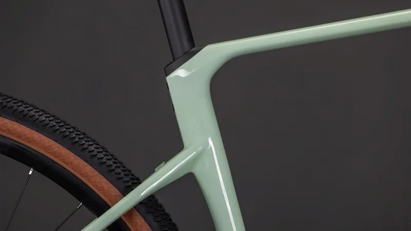Cube Nuroad C:62 ONE Gravel Bike in Aloegreen and Black-2
