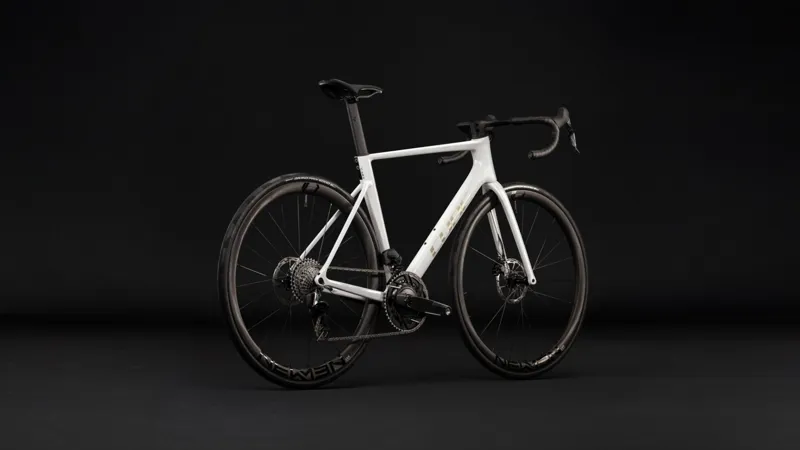 Cube Litening Air C:68X Pro Road Bike in Chalkyfibre and Gold-7