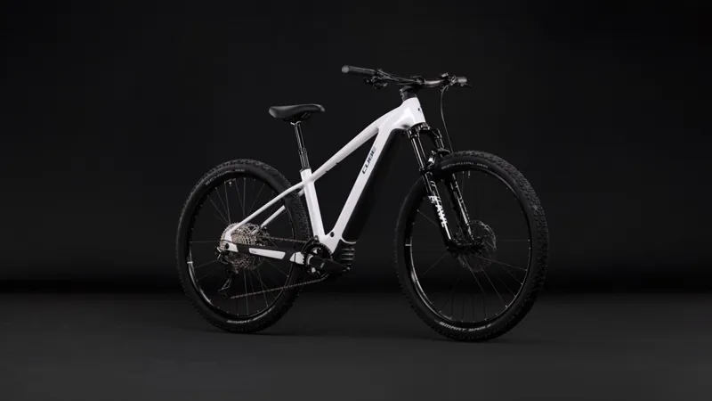 Cube Reaction Hybrid Race 800Wh Electric Mountain Bike in Snow and Black-6