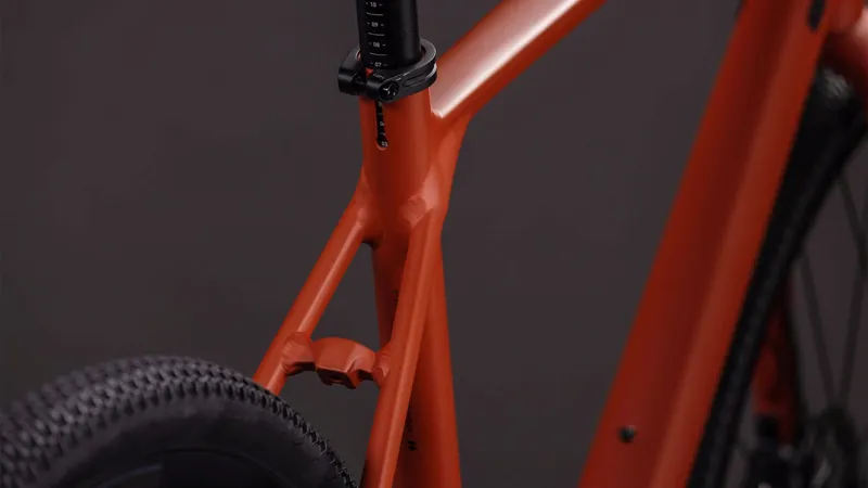 Cube Nulane Race Hybrid Bike in Amber and Black-1