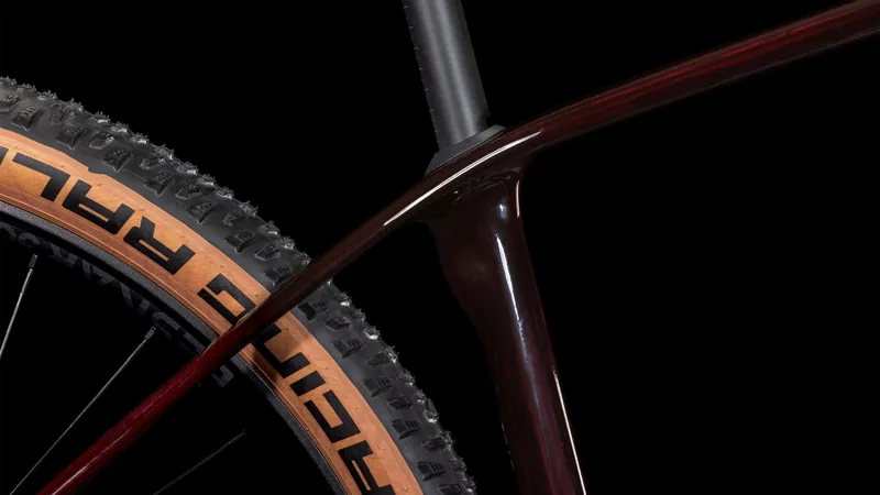 Cube Reaction C:62 SLX Mountain Bike in Liquidred and White-5