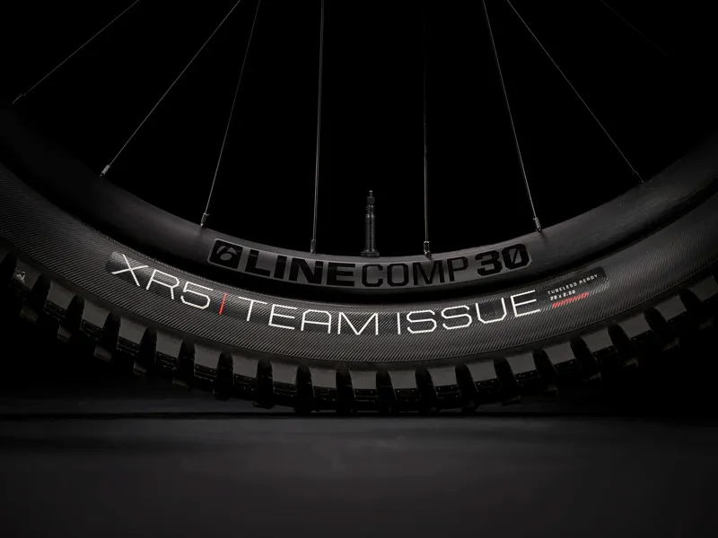 TREK Fuel EX 7 Gen 6 Full Suspension Mountain Bike in Hex Blue-8