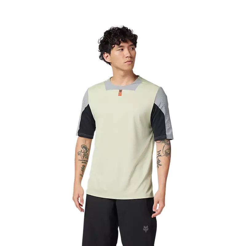 Fox Defend Short Sleeve Mountain Bike Jersey in Cactus Green-2