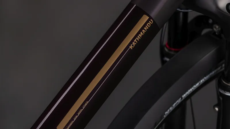 Cube Kathmandu SLX Hybrid Bike in Solareclipse and Gold-3