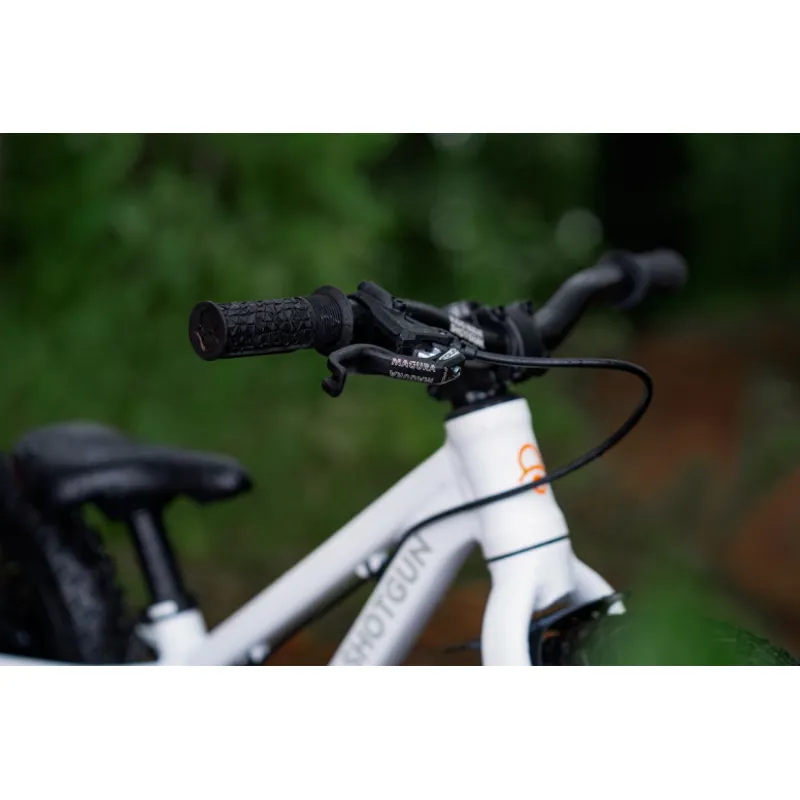 KIDS RIDE SHOTGUN Dirt Hero 12 Balance Bike With Brake in White-4