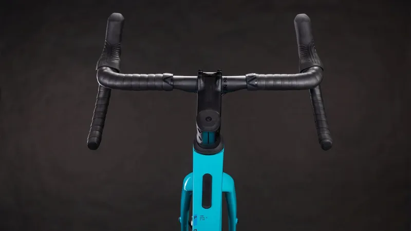 Cube Nuroad C:62 Pro Gravel Bike in Swimmingpool and Black-4