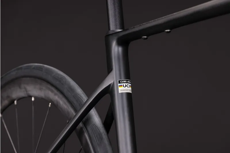 Cube Attain C:62 Race Road Bike in Carbon and Coalchrome-1