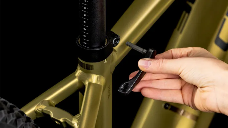 Cube Reaction Hybrid Performance 625Wh Electrtic Mountain Bike in Goldlime and Black-2