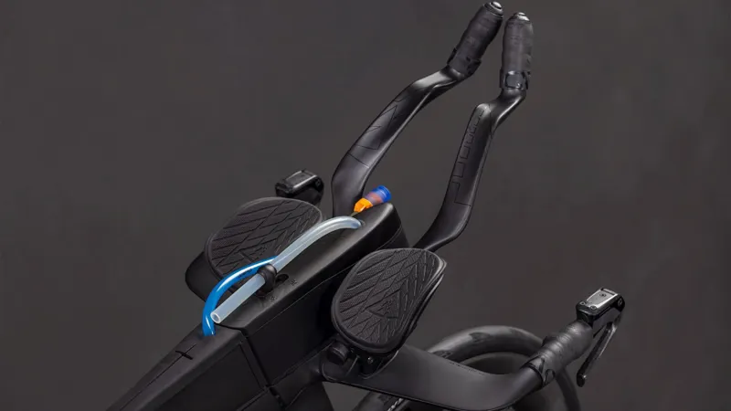 Cube Aerium C:68X SLX Road Bike in Carbon and Black-1