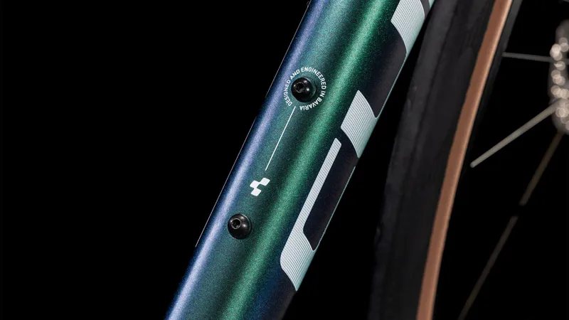 Cube Attain SLX Road Bike in Goblin and Yellow-2