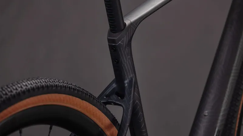 Cube Nuroad C:62 EXC Gravel Bike in Carbon and Crisscross-4